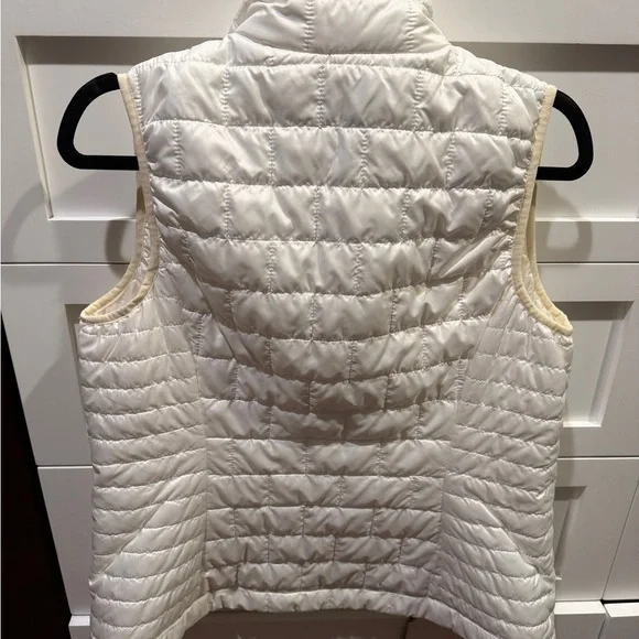 Patagonia White Quilted Vest - Picture 4 of 6